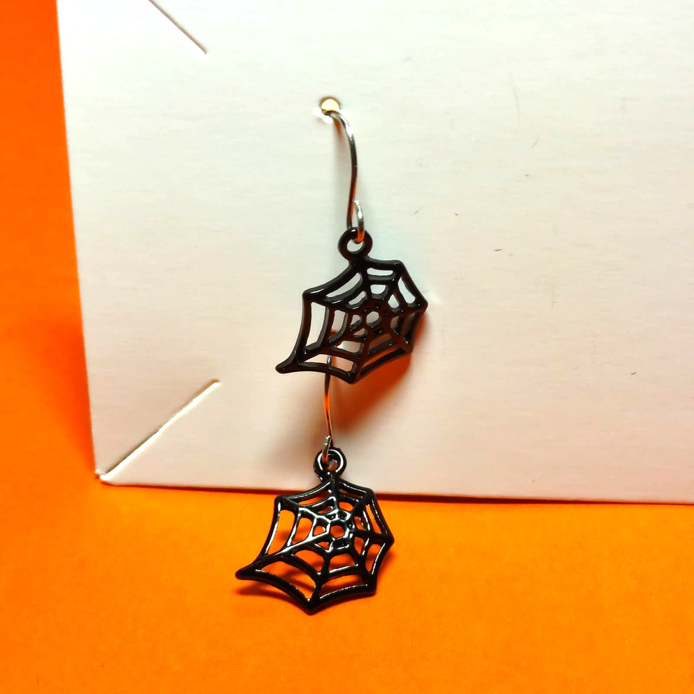 #15 HALLOWEEN Black Spider Earrings Spider Web Dangle Earrings NEW - Picture 2 of 11